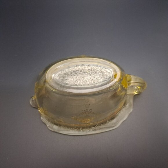 Anchor Hocking Princess Yellow Glass Creamer With Embossed Design Vintage - Picture 16 of 16